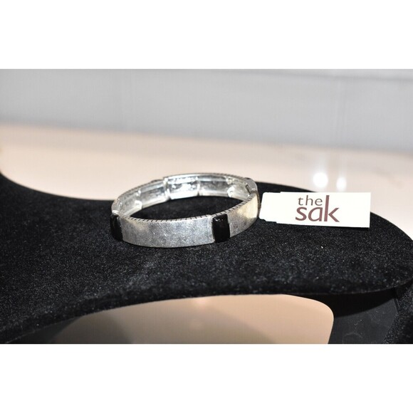 The SAK Women's Silver Hammered And Black Stone Bangle Stretch Bracelet - Picture 2 of 5